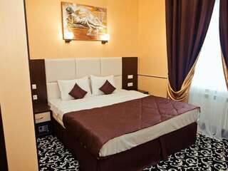 Гостиница Лайт Отель Волгоград Стандартный трехместный номер-6